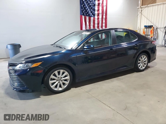 2020 Toyota Camry LE with VIN 4T1C11AK0LU899029, listed as a Copart auction lot 54781605 with 71,555 mi miles and Clean Title. Bid and sale history available at carsss.com. Image 1.
