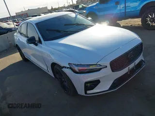 2024 Volvo S60 Plus Black Edition z VIN 7JRL12TH1RG294814, wystawiony jako IAAI lot #41324183 z przebiegiem 35 874 mil mil oraz . Historia ofert i sprzedaży dostępna na DreamBid. Obrazek 1.