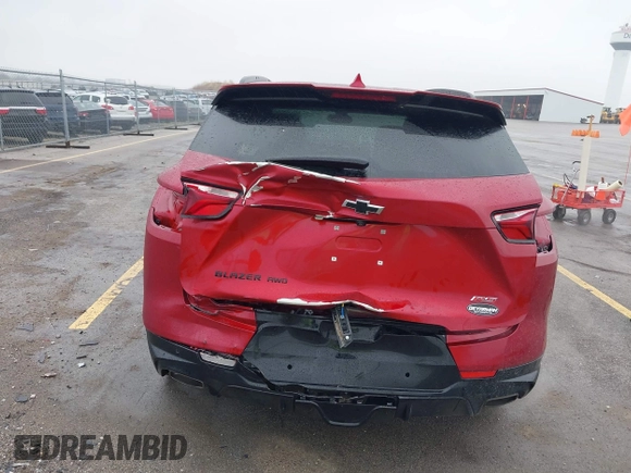 2021 Chevrolet Blazer RS z VIN 3GNKBKRS1MS526890, wystawiony jako IAAI lot #42072714 z przebiegiem 86 396 mil mil oraz . Historia ofert i sprzedaży dostępna na DreamBid. Obrazek 6.