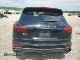 2017 Porsche Cayenne z VIN WP1AA2A20HKA80248, wystawiony jako Copart lot #56482555 z przebiegiem Nie podano mil oraz Szkoda całkowita • Salvage title. Historia ofert i sprzedaży dostępna na DreamBid. Obrazek 6.
