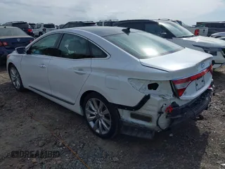 2017 Hyundai Azera Limited with VIN KMHFH4JG8HA591542, listed as a IAAI auction lot 42020982 with 75,174 mi miles and . Bid and sale history available at carsss.com. Image 3.