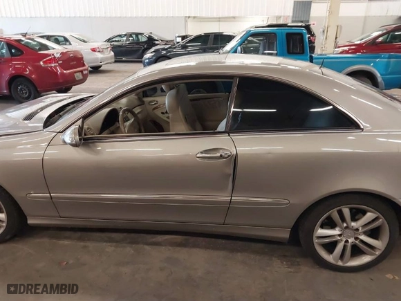 2006 Mercedes-Benz CLK-Class 3.5L with VIN WDBTJ56J46F198271, listed as a IAAI auction lot 40980385 with 92,545 mi miles. Bid and sale history available at carsss.com. Image 15.