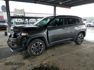 2022 Jeep Compass Limited z VIN 3C4NJDCB5NT169805, wystawiony jako Copart lot #51257895 z przebiegiem 48 974 mil mil oraz Szkoda całkowita • Salvage title. Historia ofert i sprzedaży dostępna na DreamBid. Obrazek 1.