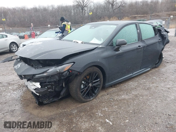 2025 Toyota Camry LE z VIN 4T1DAACK5SU543384, wystawiony jako IAAI lot #41522073 z przebiegiem 27 308 mil mil oraz . Historia ofert i sprzedaży dostępna na DreamBid. Obrazek 17.