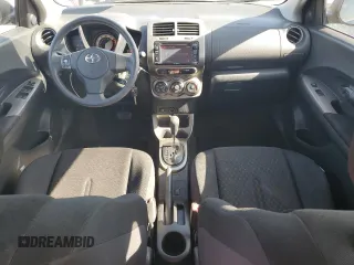 2014 Scion xD z VIN JTKKUPB41E1039762, wystawiony jako Copart lot #57066585 z przebiegiem 179 364 mil mil oraz Tytuł czysty. Historia ofert i sprzedaży dostępna na DreamBid. Obrazek 8.