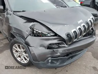 2018 Jeep Cherokee Latitude Plus with VIN 1C4PJLLB6JD518537, listed as a IAAI auction lot 41458748 with 82,093 mi miles. Bid and sale history available at carsss.com. Image 6.