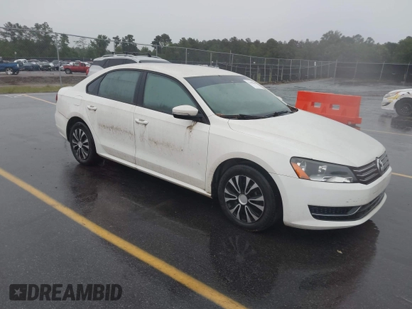 2014 Volkswagen Passat S z VIN 1VWAP7A39EC024253, wystawiony jako IAAI lot #42400664 z przebiegiem 151 628 mil mil oraz . Historia ofert i sprzedaży dostępna na DreamBid. Obrazek 1.
