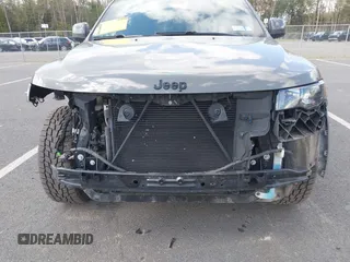2020 Jeep Grand Cherokee Altitude z VIN 1C4RJFAG5LC364453, wystawiony jako IAAI lot #42168969 z przebiegiem 66 573 mil mil oraz . Historia ofert i sprzedaży dostępna na DreamBid. Obrazek 6.