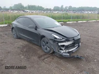 2021 Tesla Model 3 Long Range z VIN 5YJ3E1EB6MF056210, wystawiony jako IAAI lot #42433799 z przebiegiem 19 962 mil mil oraz . Historia ofert i sprzedaży dostępna na DreamBid. Obrazek 1.