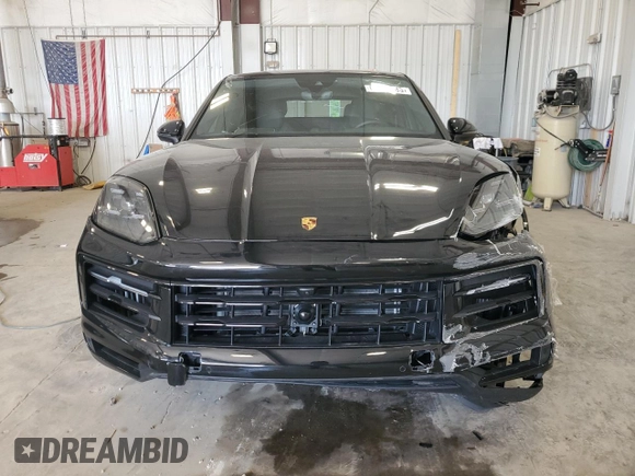2024 Porsche Cayenne z VIN WP1BA2AY3RDA56525, wystawiony jako Copart lot #61639585 z przebiegiem 3 204 mil mil oraz Szkoda całkowita • Salvage title. Historia ofert i sprzedaży dostępna na DreamBid. Obrazek 5.
