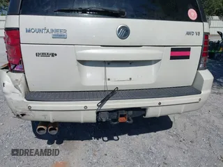 2003 Mercury Mountaineer Convenience with VIN 4M2DU86W83ZJ17187, listed as a IAAI auction lot 42534330 with 224,357 mi miles and . Bid and sale history available at DreamBid. Image 12.