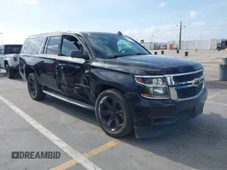 2020 Chevrolet Suburban LT z VIN 1GNSCHKC2LR229759, wystawiony jako IAAI lot #42128257 z przebiegiem 46 138 mil mil oraz . Historia ofert i sprzedaży dostępna na DreamBid. Obrazek 1.