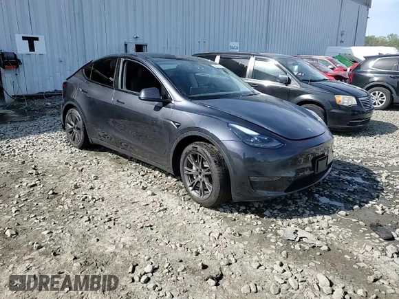 2024 Tesla Model Y Long Range with VIN 7SAYGDEE7RA307013, listed as a Copart auction lot 54767595 with 12,953 mi miles and Salvage Title. Bid and sale history available at DreamBid. Image 14.