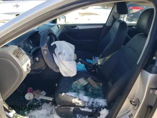 2012 Volkswagen Jetta TDI w/Premium with VIN 3VWLL7AJXCM038466, listed as a Copart auction lot 87885425 with 264,882 mi miles and Salvage title. Bid and sale history available at DreamBid. Image 7.