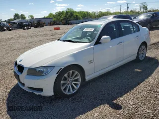 2011 BMW 3 Series 328i xDrive z VIN WBAPK5C50BA657839, wystawiony jako Copart lot #56002195 z przebiegiem 109 883 mil mil oraz Czysty tytuł • Clean title. Historia ofert i sprzedaży dostępna na DreamBid. Obrazek 1.
