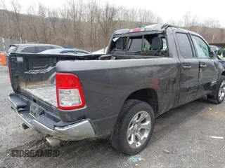 2022 Ram 1500 Big Horn z VIN 1C6SRFBT1NN282837, wystawiony jako IAAI lot #41492037 z przebiegiem 75 034 mil mil oraz . Historia ofert i sprzedaży dostępna na DreamBid. Obrazek 4.