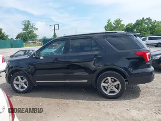 2017 Ford Explorer XLT z VIN 1FM5K8D86HGD44638, wystawiony jako IAAI lot #42628423 z przebiegiem 441 045 mil mil oraz . Historia ofert i sprzedaży dostępna na DreamBid. Obrazek 14.