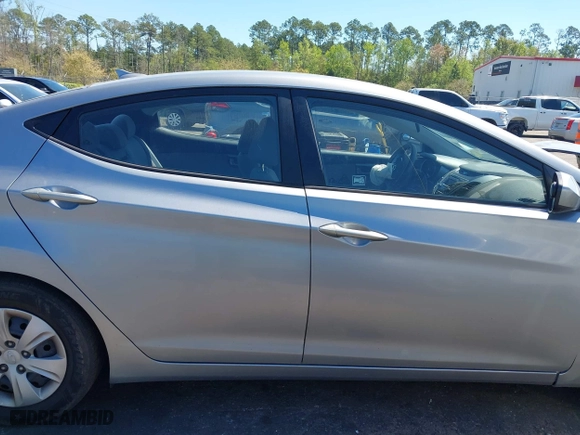 2016 Hyundai Elantra SE with VIN 5NPDH4AE2GH686342, listed as a IAAI auction lot 41892110 with 86,454 mi miles. Bid and sale history available at carsss.com. Image 13.