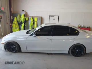 2014 BMW 3 Series 328i xDrive с VIN WBA3B5G56ENS08767, выставлен на аукционе IAAI как лот 42055343 с пробегом 90 487 миль миль и . История ставок и продаж доступна на DreamBid. Изображение 13.
