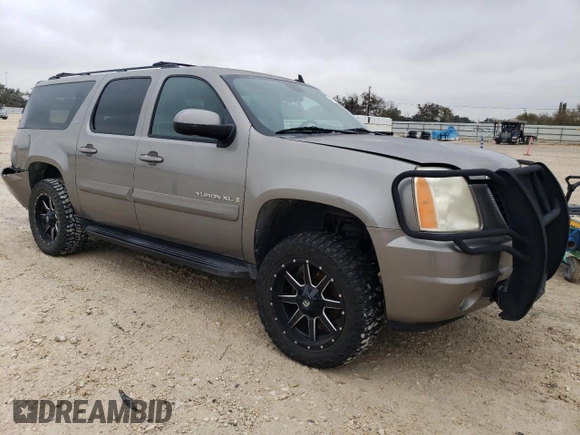 2008 GMC Yukon XL SLT with VIN 1GKFC16JX8R233855, listed as a Copart auction lot 83918164 with 322,009 mi miles and Salvage Title. Bid and sale history available at carsss.com. Image 4.