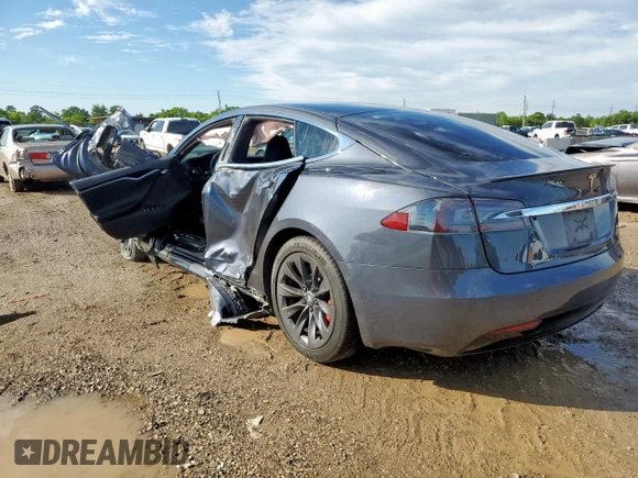 2019 Tesla Model S 100D z VIN 5YJSA1E47KF341410, wystawiony jako Copart lot #58707445 z przebiegiem Nie podano mil oraz Szkoda całkowita • Salvage title. Historia ofert i sprzedaży dostępna na DreamBid. Obrazek 2.
