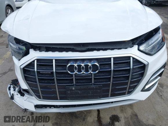 2021 Audi Q5 Premium Plus with VIN WA1BAAFY4M2005294, listed as a IAAI auction lot 41740675 with 34,166 mi miles. Bid and sale history available at carsss.com. Image 6.
