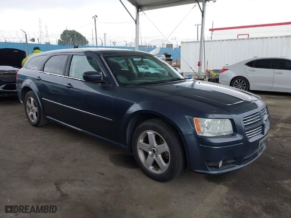 2008 Dodge Magnum SXT with VIN 2D4GZ37V58H262078, listed as a IAAI auction lot 41905009 with 183,430 mi miles. Bid and sale history available at carsss.com. Image 1.
