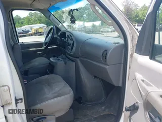 2003 Ford Econoline Passenger XL z VIN 1FBNE31L23HA12422, wystawiony jako IAAI lot #42458177 z przebiegiem 121 505 mil mil oraz . Historia ofert i sprzedaży dostępna na DreamBid. Obrazek 5.