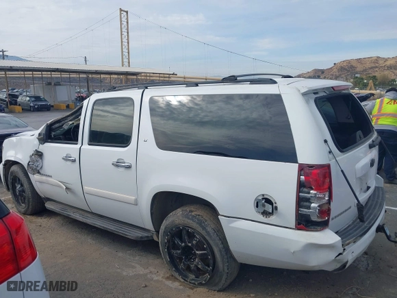 2009 Chevrolet Suburban LT w/2LT with VIN 1GNFC26089R171048, listed as a IAAI auction lot 41464986 with 1 mi miles. Bid and sale history available at carsss.com. Image 14.
