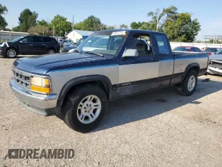 1993 Dodge Dakota with VIN 1B7FL23X3PS167652, listed as a Copart auction lot 69067224 with 92,113 mi miles and Salvage Title. Bid and sale history available at carsss.com. Image 1.