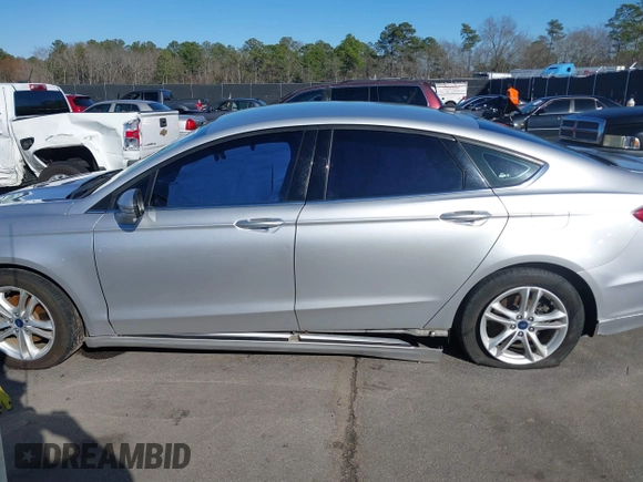2018 Ford Fusion SE with VIN 3FA6P0HD1JR227721, listed as a IAAI auction lot 41587967 with 180,084 mi miles. Bid and sale history available at carsss.com. Image 14.