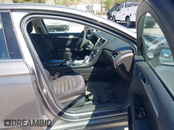2013 Ford Fusion SE with VIN 3FA6P0H71DR364169, listed as a IAAI auction lot 42167658 with 196,073 mi miles. Bid and sale history available at carsss.com. Image 5.