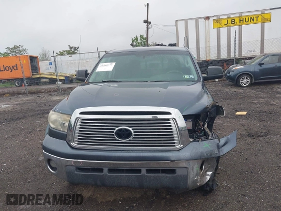 2008 Toyota Tundra z VIN 5TFBV54148X071912, wystawiony jako IAAI lot #42209379 z przebiegiem 261 492 mil mil oraz . Historia ofert i sprzedaży dostępna na DreamBid. Obrazek 13.