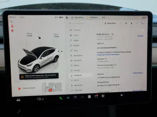 2023 Tesla Model Y Long Range z VIN 7SAYGDEE4PF836872, wystawiony jako Copart lot #45566235 z przebiegiem 7 674 mil mil oraz Szkoda całkowita • Salvage title. Historia ofert i sprzedaży dostępna na DreamBid. Obrazek 9.