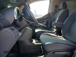 2019 Nissan NV200 S z VIN 3N6CM0KN1KK698735, wystawiony jako Copart lot #55695395 z przebiegiem 140 543 mil mil oraz Szkoda całkowita • Salvage title. Historia ofert i sprzedaży dostępna na DreamBid. Obrazek 7.