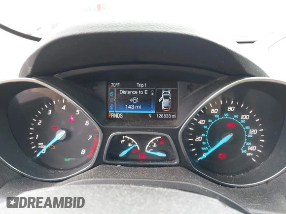 2015 Ford Escape Titanium z VIN 1FMCU9J98FUC84963, wystawiony jako IAAI lot #42469112 z przebiegiem 128 838 mil mil oraz . Historia ofert i sprzedaży dostępna na DreamBid. Obrazek 7.