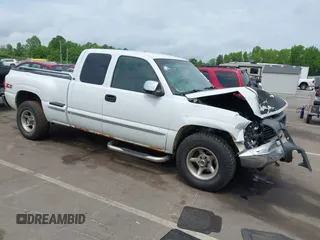 2000 GMC Sierra 1500 SLE z VIN 1GTEK19T3YZ257549, wystawiony jako IAAI lot #42115777 z przebiegiem 330 425 mil mil oraz . Historia ofert i sprzedaży dostępna na DreamBid. Obrazek 1.