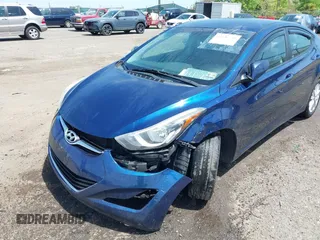 2015 Hyundai Elantra SE z VIN 5NPDH4AE7FH642092, wystawiony jako IAAI lot #42146729 z przebiegiem 119 279 mil mil oraz . Historia ofert i sprzedaży dostępna na DreamBid. Obrazek 6.