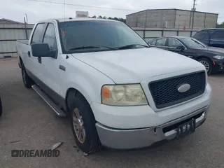 2006 Ford F-150 XLT with VIN 1FTPW12V96FB26374, listed as a IAAI auction lot 41852724 with 206,874 mi miles. Bid and sale history available at carsss.com. Image 1.