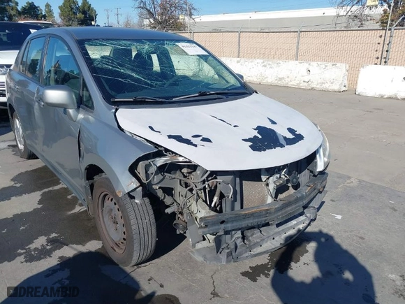 2010 Nissan Versa 1.8 S with VIN 3N1BC1AP2AL450998, listed as a IAAI auction lot 41433147 with 88,535 mi miles. Bid and sale history available at carsss.com. Image 6.