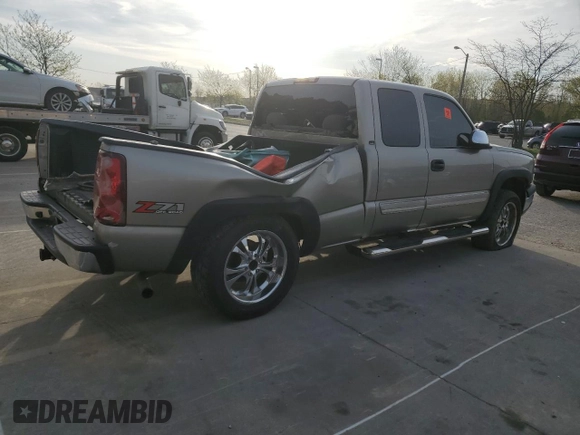 2003 Chevrolet Silverado 1500 LT with VIN 1GCEK19T93E133477, listed as a Copart auction lot 53245875 with 195,546 mi miles and Salvage Title. Bid and sale history available at DreamBid. Image 3.