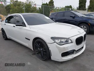 2013 BMW 7 Series 750Li xDrive z VIN WBAYF8C5XDD139832, wystawiony jako IAAI lot #42110322 z przebiegiem 149 453 mil mil oraz . Historia ofert i sprzedaży dostępna na DreamBid. Obrazek 1.