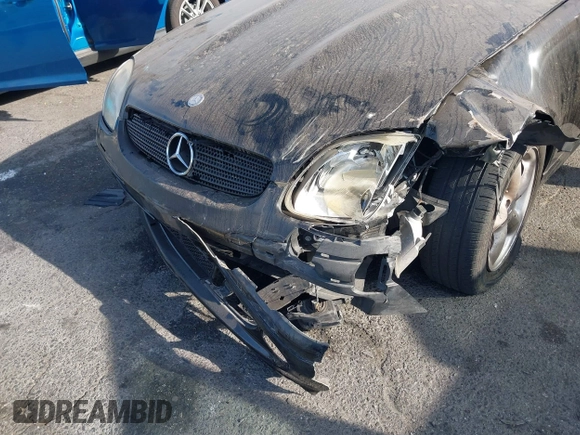 2003 Mercedes-Benz SLK 320 with VIN WDBKK65FX3F283784, listed as a IAAI auction lot 41152256 with 147,594 mi miles and . Bid and sale history available at DreamBid. Image 6.