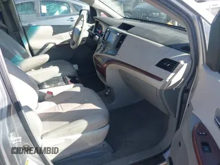 2011 Toyota Sienna XLE AAS with VIN 5TDYK3DC4BS014986, listed as a IAAI auction lot 41763681 with 169,619 mi miles. Bid and sale history available at carsss.com. Image 5.