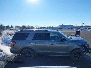 2019 Ford Expedition Limited with VIN 1FMJU2AT8KEA33195, listed as a IAAI auction lot 41222650 with 76,729 mi miles. Bid and sale history available at carsss.com. Image 13.