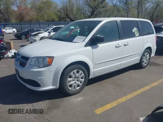 2017 Dodge Grand Caravan SE Plus z VIN 2C4RDGBG2HR741587, wystawiony jako IAAI lot #41965041 z przebiegiem 88 112 mil mil oraz . Historia ofert i sprzedaży dostępna na DreamBid. Obrazek 17.