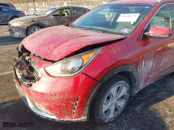 2019 Kia Niro LX with VIN KNDCB3LC2K5265944, listed as a IAAI auction lot 41440379 with 82,560 mi miles. Bid and sale history available at carsss.com. Image 6.