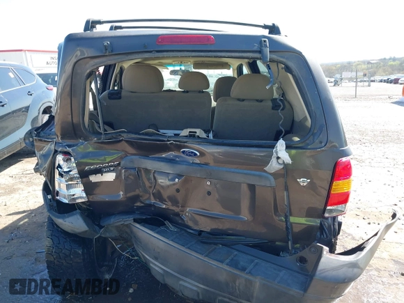 2007 Ford Escape XLT с VIN 1FMYU93197KB68777, выставлен на аукционе IAAI как лот 41996027 с пробегом 206 497 миль миль и . История ставок и продаж доступна на DreamBid. Изображение 16.