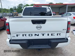 2024 Nissan Frontier SL с VIN 1N6ED1EJ0RN650784, выставлен на аукционе IAAI как лот 42399593 с пробегом 8 199 миль миль и . История ставок и продаж доступна на DreamBid. Изображение 17.