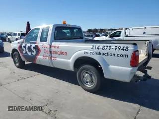 2013 Ford F-250 XL z VIN 1FT7X2A62DEB03759, wystawiony jako Copart lot #84110354 z przebiegiem 242 637 mil mil oraz Szkoda całkowita • Salvage title. Historia ofert i sprzedaży dostępna na DreamBid. Obrazek 2.